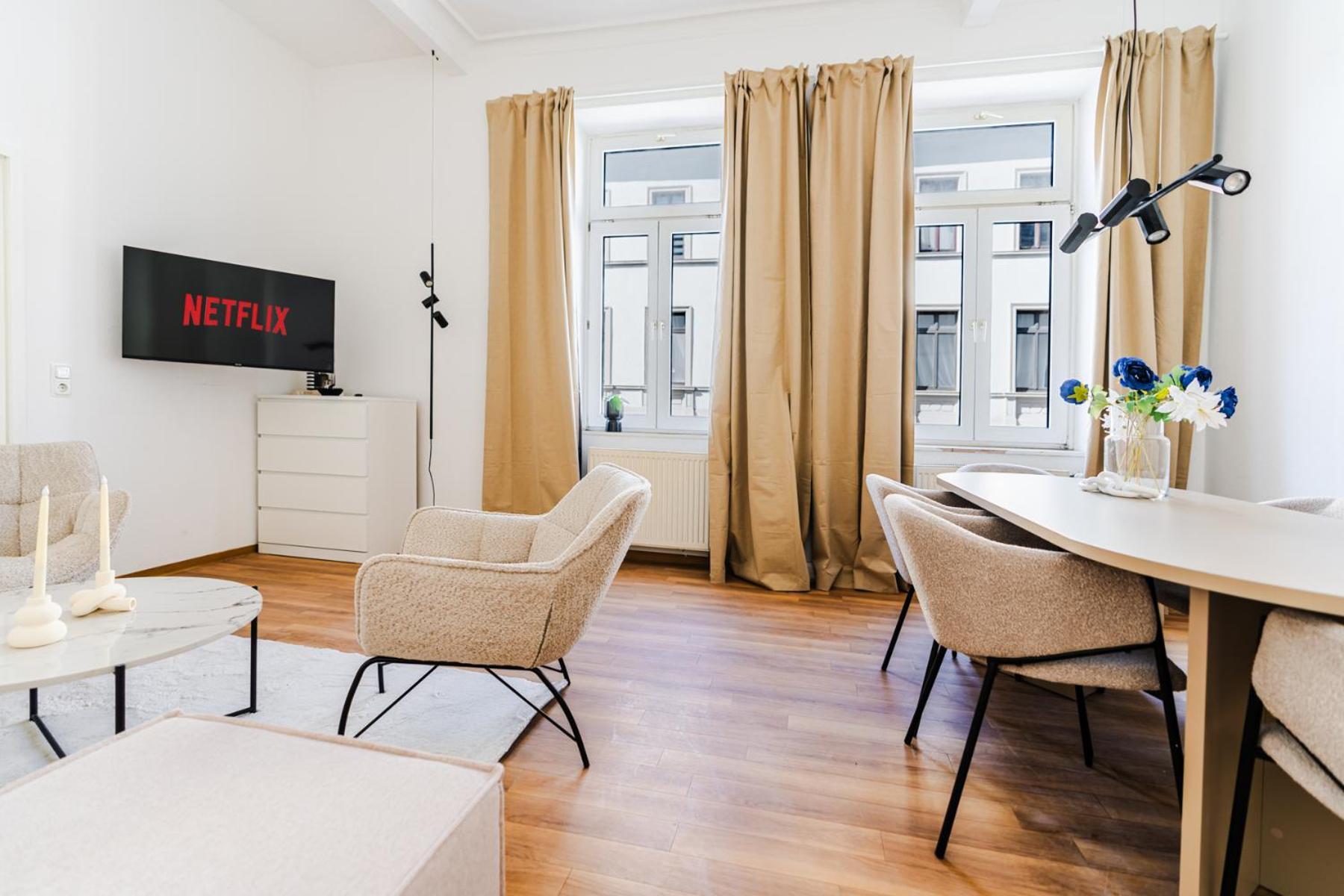 3 Bedroom - Zentral - Geraeumig - Parkhaus - Wifi - Kaffee - Netflix Appartement *