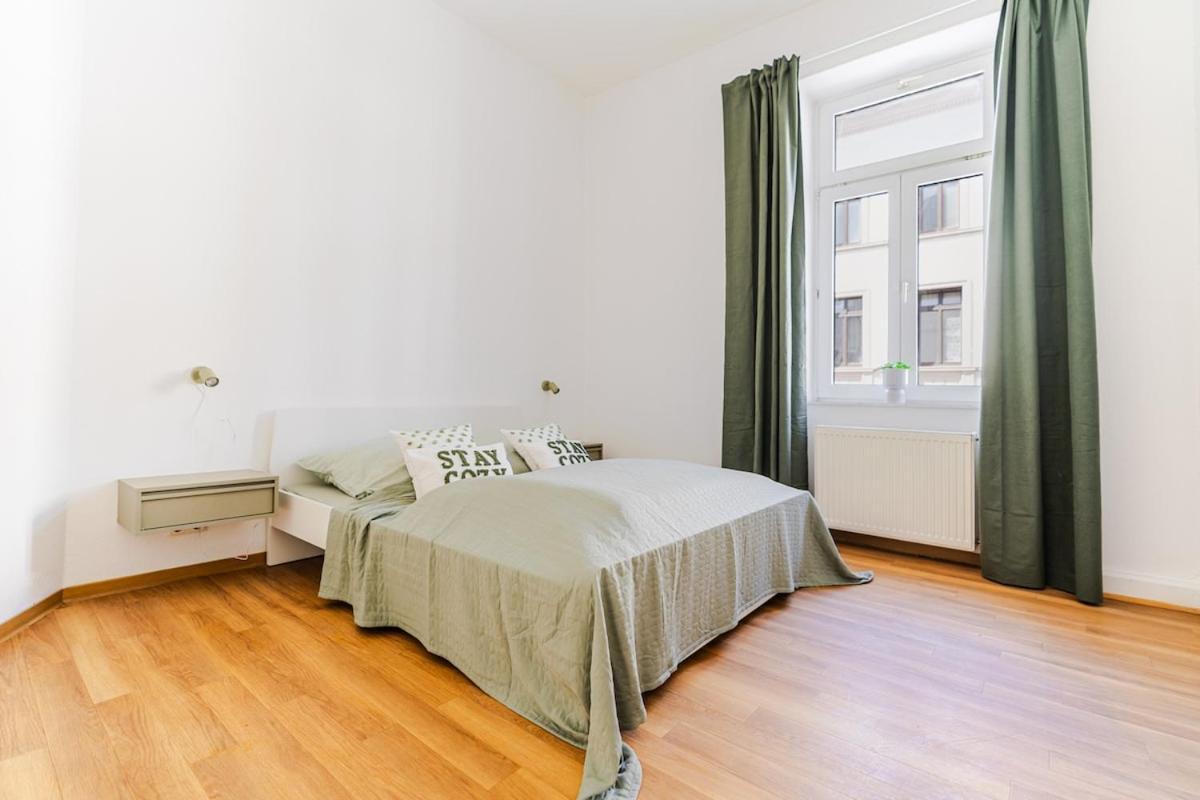 Appartement 3 Bedroom - Zentral - Geraeumig - Parkhaus - Wifi - Kaffee - Netflix