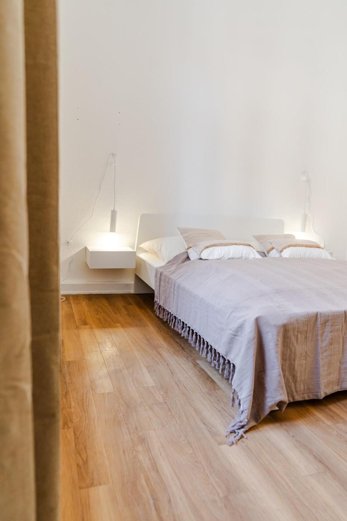 Appartement 3 Bedroom - Zentral - Geraeumig - Parkhaus - Wifi - Kaffee - Netflix Wiesbaden