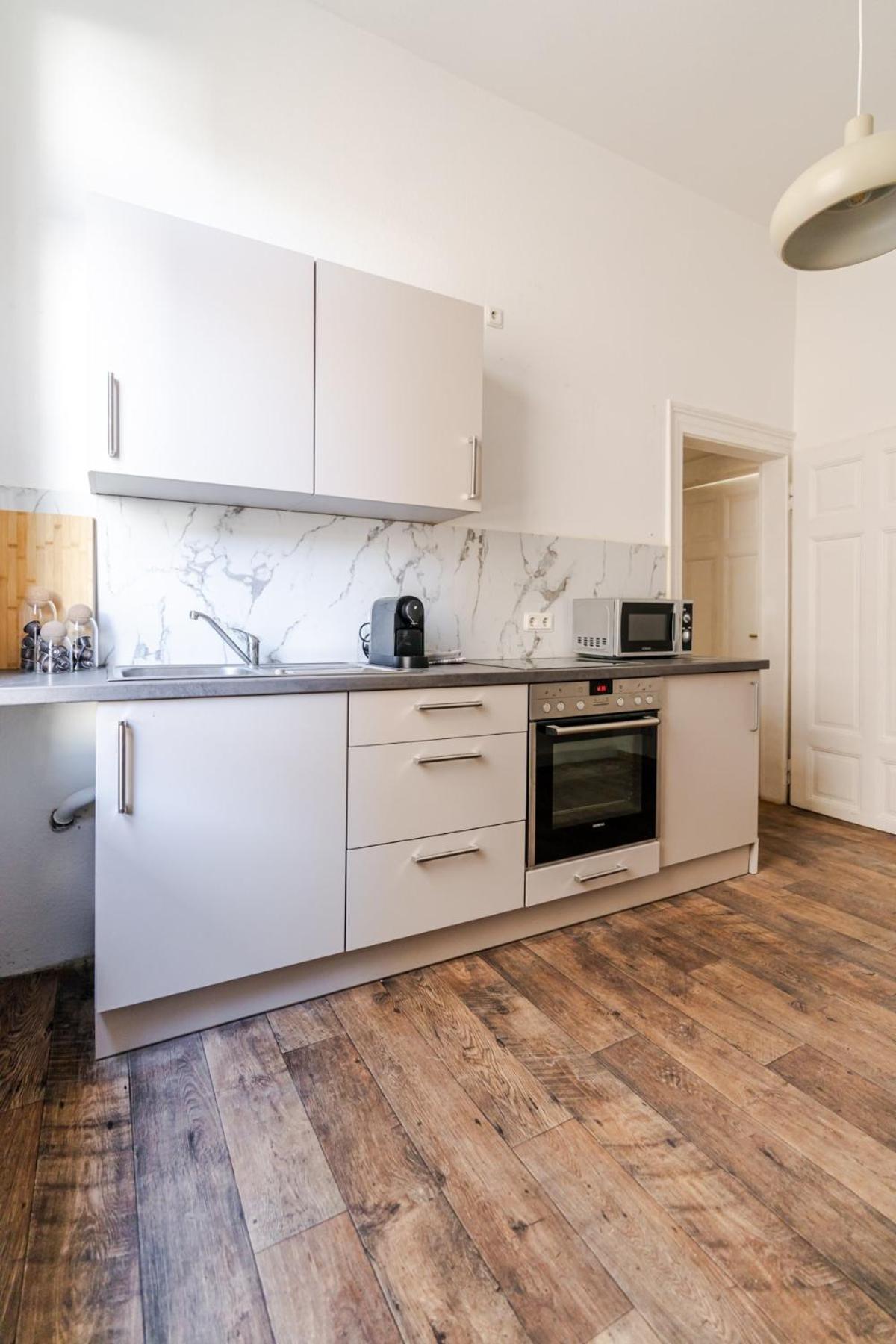 Appartement 3 Bedroom - Zentral - Geraeumig - Parkhaus - Wifi - Kaffee - Netflix